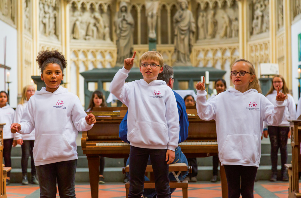 Auftritt für die Jüngsten: der Kinder- und Jugendchor